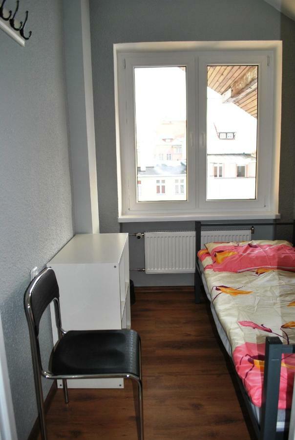 Hostel Pod Topolami Zielona Gora  Exterior photo
